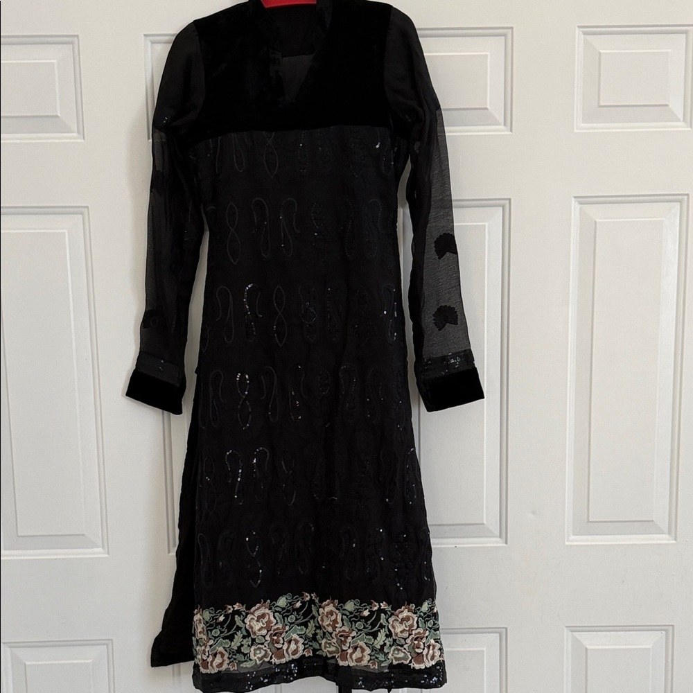 Elegant Black Floral Embroidered Dress